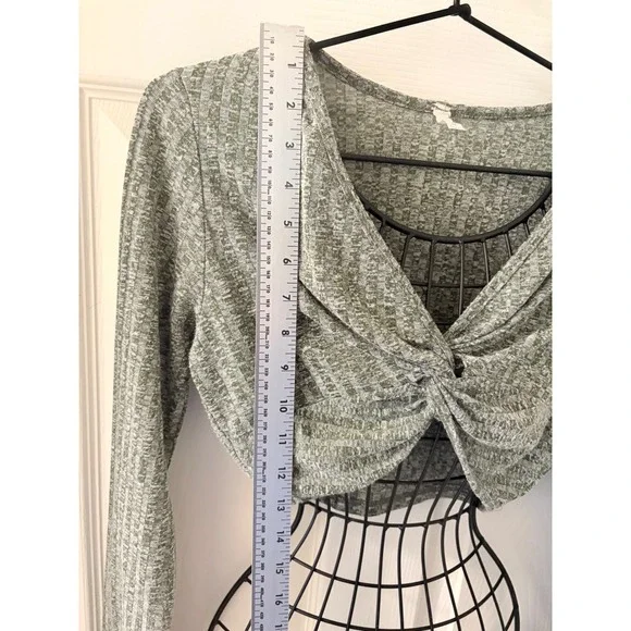 Chocolate Olive Green Ribbed Twist Front Crop Top Womens L Long Sleeve Stretch - Picture 5 of 7